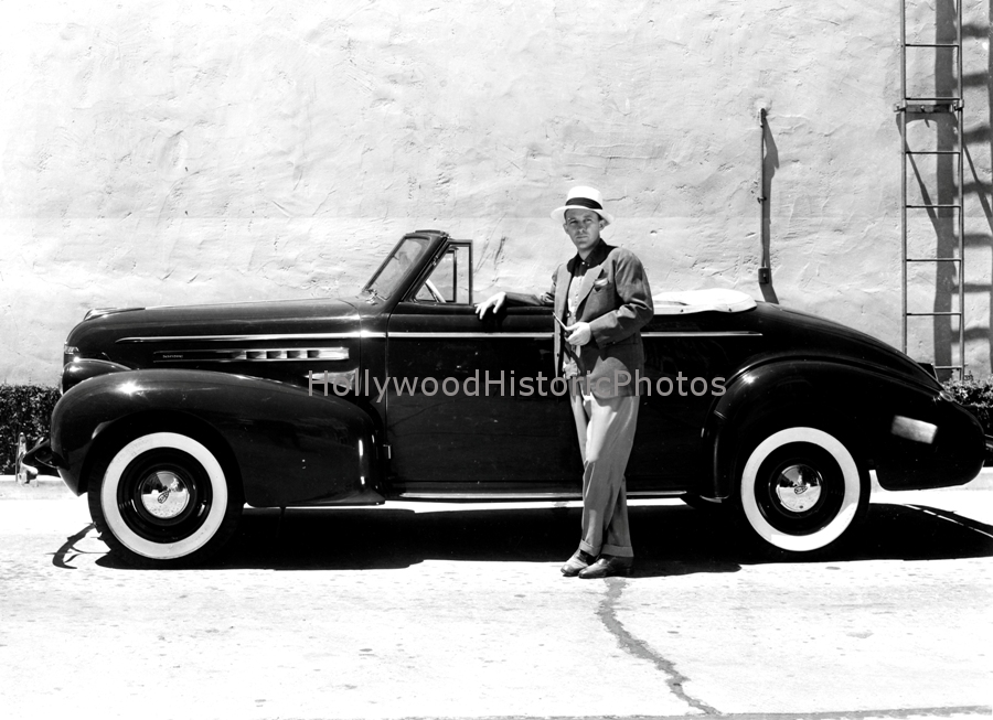 Bing Crosbys Oldsmobile.jpg